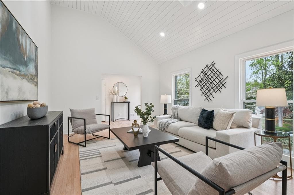4 bedroom, 3 bathroom, 2,951 sq ft single family residence under contract at 6335 Aberdeen Drive, Atlanta, GA 30328 — photo 7