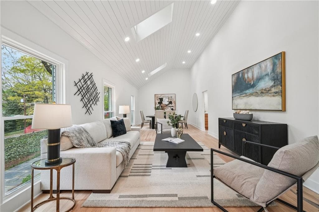 4 bedroom, 3 bathroom, 2,951 sq ft single family residence under contract at 6335 Aberdeen Drive, Atlanta, GA 30328 — photo 8