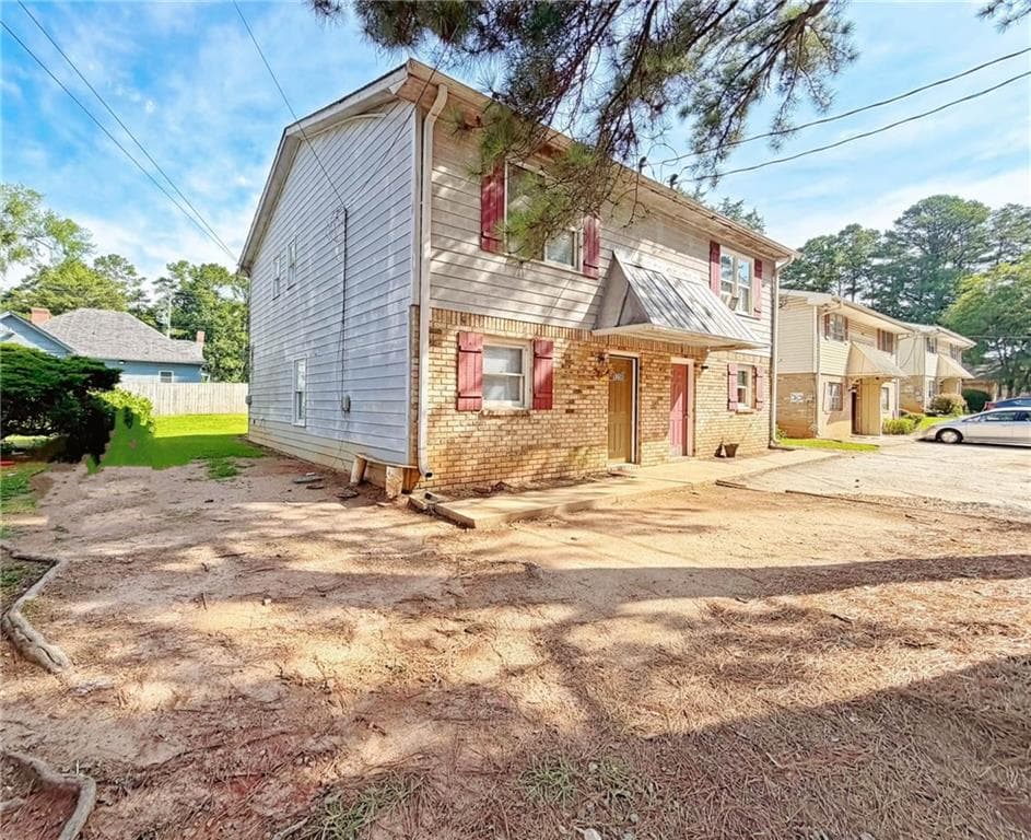 2 bedroom, 2 bathroom, 1,224 sq ft condominium for sale at 935 Six Oaks Circle B, Norcross, GA 30093 — photo 3