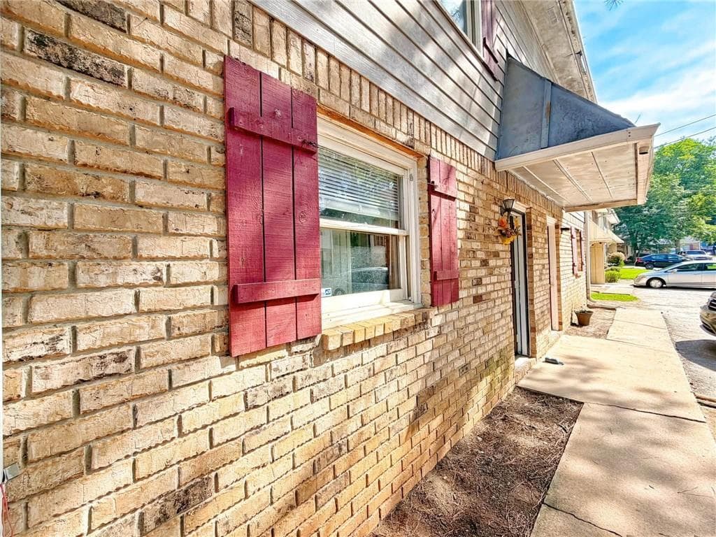 2 bedroom, 2 bathroom, 1,224 sq ft condominium for sale at 935 Six Oaks Circle B, Norcross, GA 30093 — photo 4