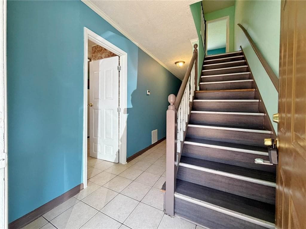 2 bedroom, 2 bathroom, 1,224 sq ft condominium for sale at 935 Six Oaks Circle B, Norcross, GA 30093 — photo 6
