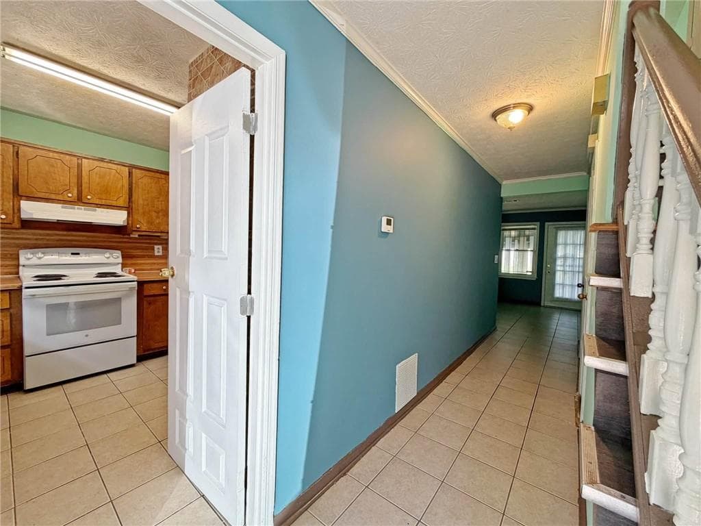 2 bedroom, 2 bathroom, 1,224 sq ft condominium for sale at 935 Six Oaks Circle B, Norcross, GA 30093 — photo 7