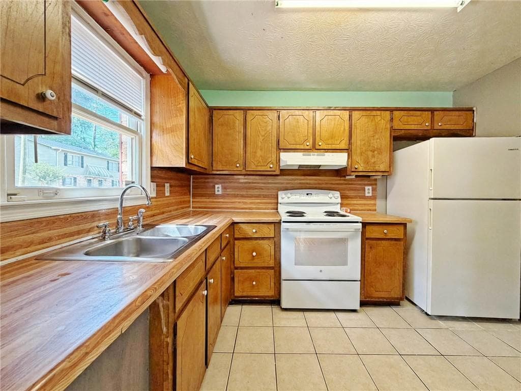 2 bedroom, 2 bathroom, 1,224 sq ft condominium for sale at 935 Six Oaks Circle B, Norcross, GA 30093 — photo 8