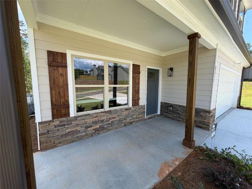 4 bedroom, 4 bathroom, 2,903 sq ft single family residence under contract at 6454 Plantation Station Dr, Lula, GA 30554 — photo 7