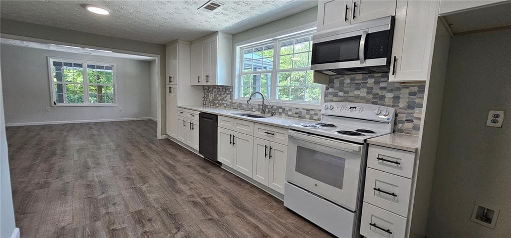 5 bedroom, 2 bathroom, 2,100 sq ft single family residence for sale at 4316 Tanners Mill Road, Braselton, GA 30517 — photo 8