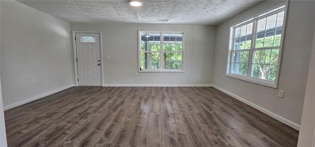 5 bedroom, 2 bathroom, 2,100 sq ft single family residence for sale at 4316 Tanners Mill Road, Braselton, GA 30517 — photo 3