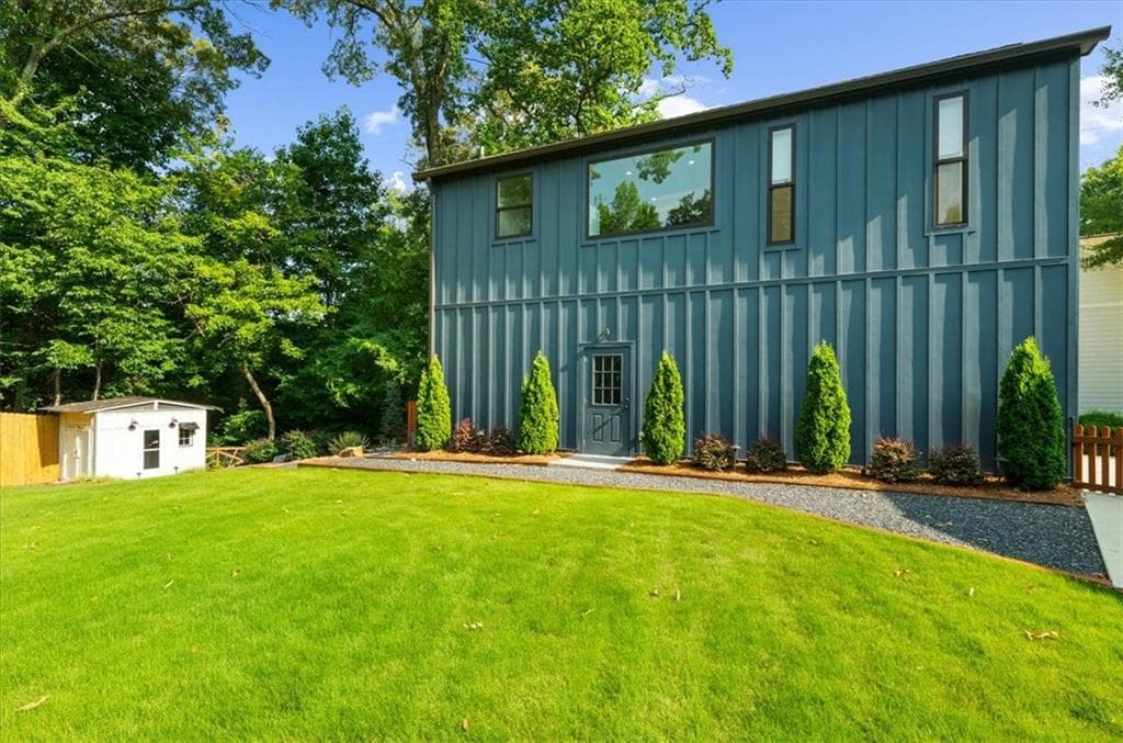 1 bedroom, 1 bathroom, 800 sq ft other for rent at 1871 Dyer Circle, Atlanta, GA 30341 for $1,895 a month — photo 2