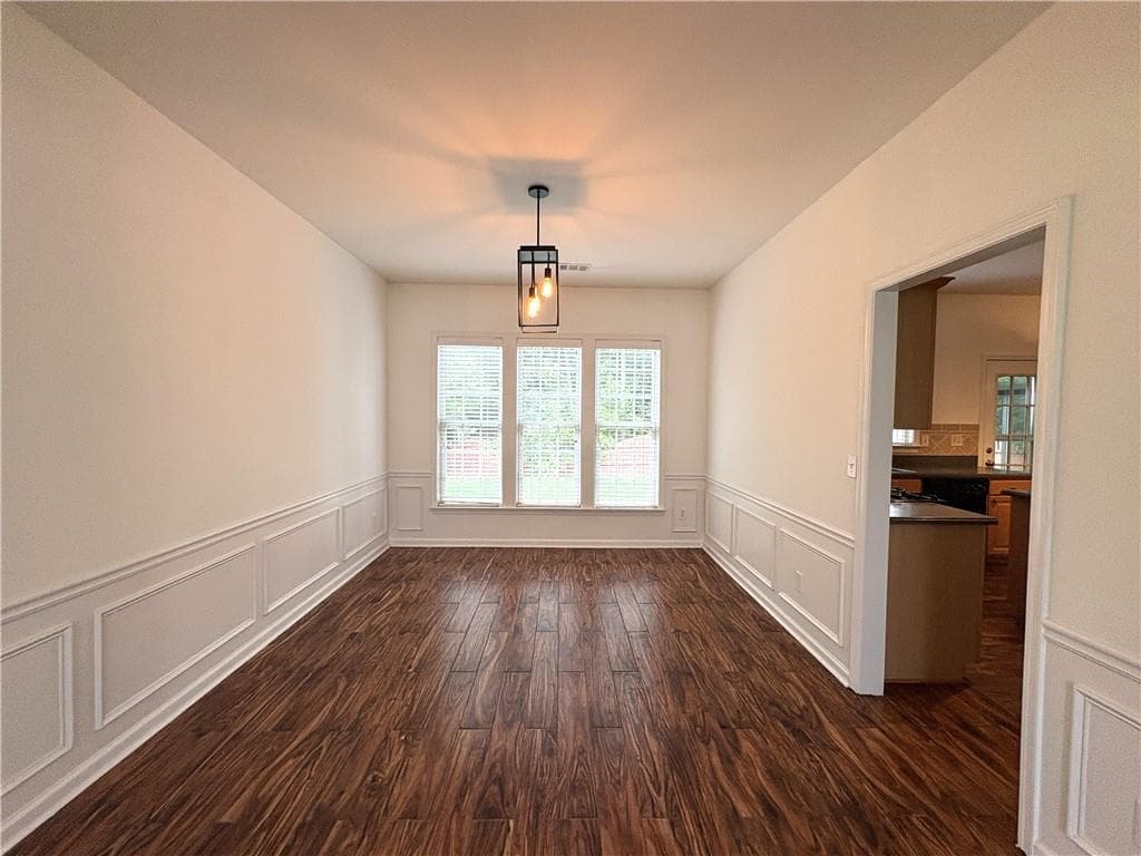 4 bedroom, 3 bathroom, 2,498 sq ft single family residence for rent at 195 Gaines Oak Way, Suwanee, GA 30024 for $2,800 a month — photo 4