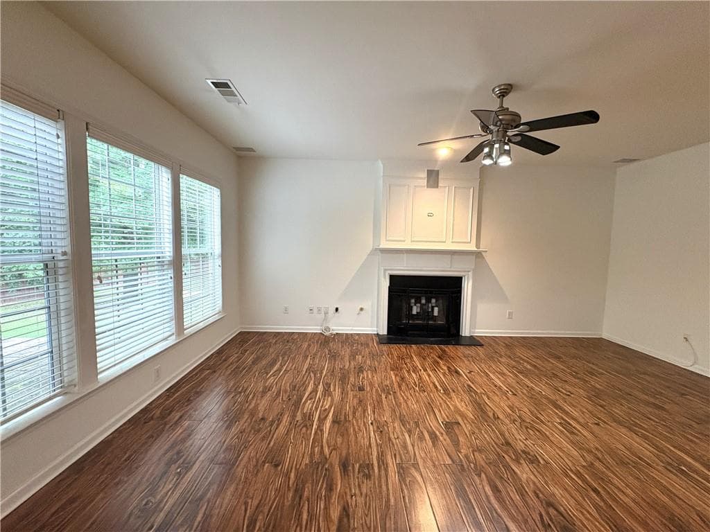 4 bedroom, 3 bathroom, 2,498 sq ft single family residence for rent at 195 Gaines Oak Way, Suwanee, GA 30024 for $2,800 a month — photo 6