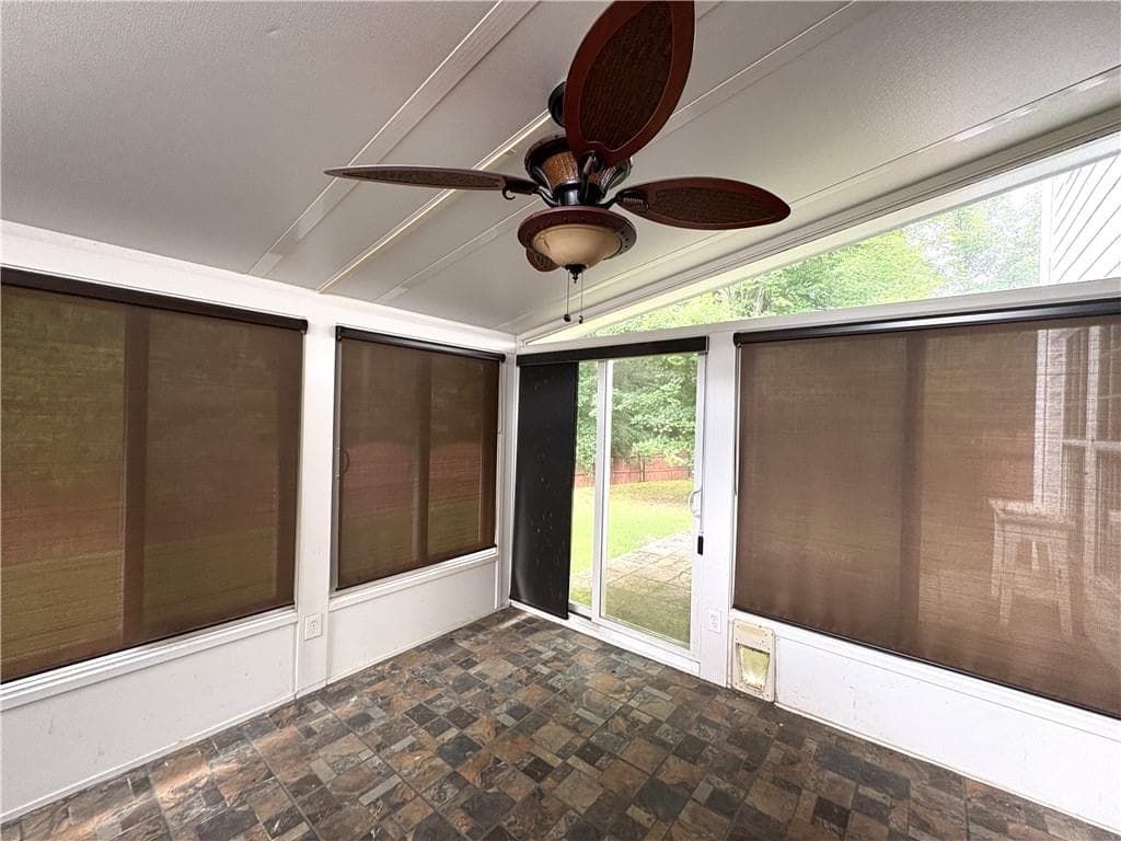 4 bedroom, 3 bathroom, 2,498 sq ft single family residence for rent at 195 Gaines Oak Way, Suwanee, GA 30024 for $2,800 a month — photo 10