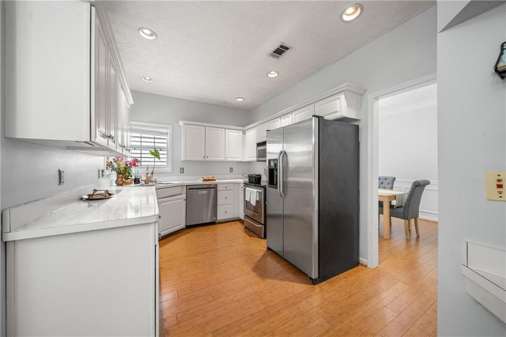 3 bedroom, 3 bathroom, 2,574 sq ft single family residence under contract at 237 Colony Center Drive, Woodstock, GA 30188 — photo 10