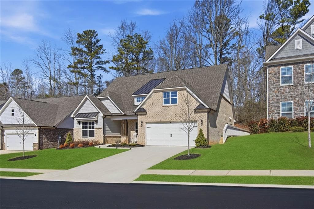 4 bedroom, 3 bathroom, 2,707 sq ft single family residence for sale at 6984 Manchester Drive, Flowery Branch, GA 30542 — photo 3