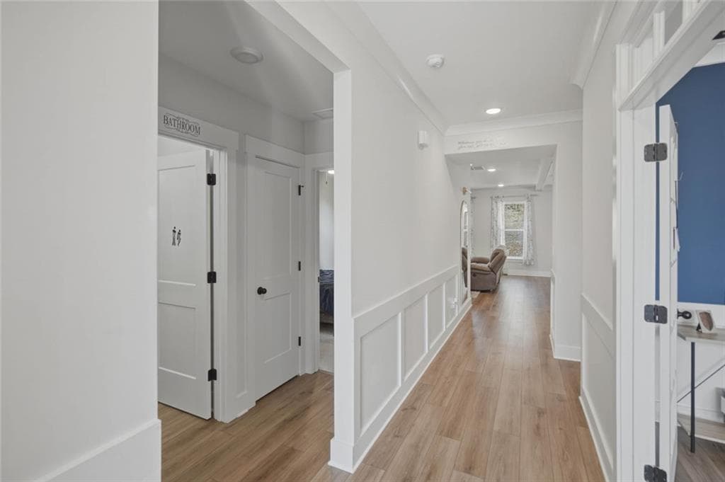 4 bedroom, 3 bathroom, 2,707 sq ft single family residence for sale at 6984 Manchester Drive, Flowery Branch, GA 30542 — photo 6