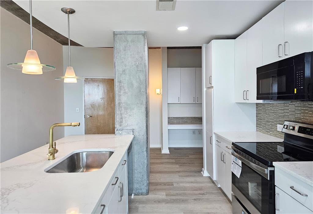 1 bedroom, 1 bathroom, 811 sq ft condominium for rent at 361 17th Street 1706, Atlanta, GA 30363 for $1,875 a month — photo 3
