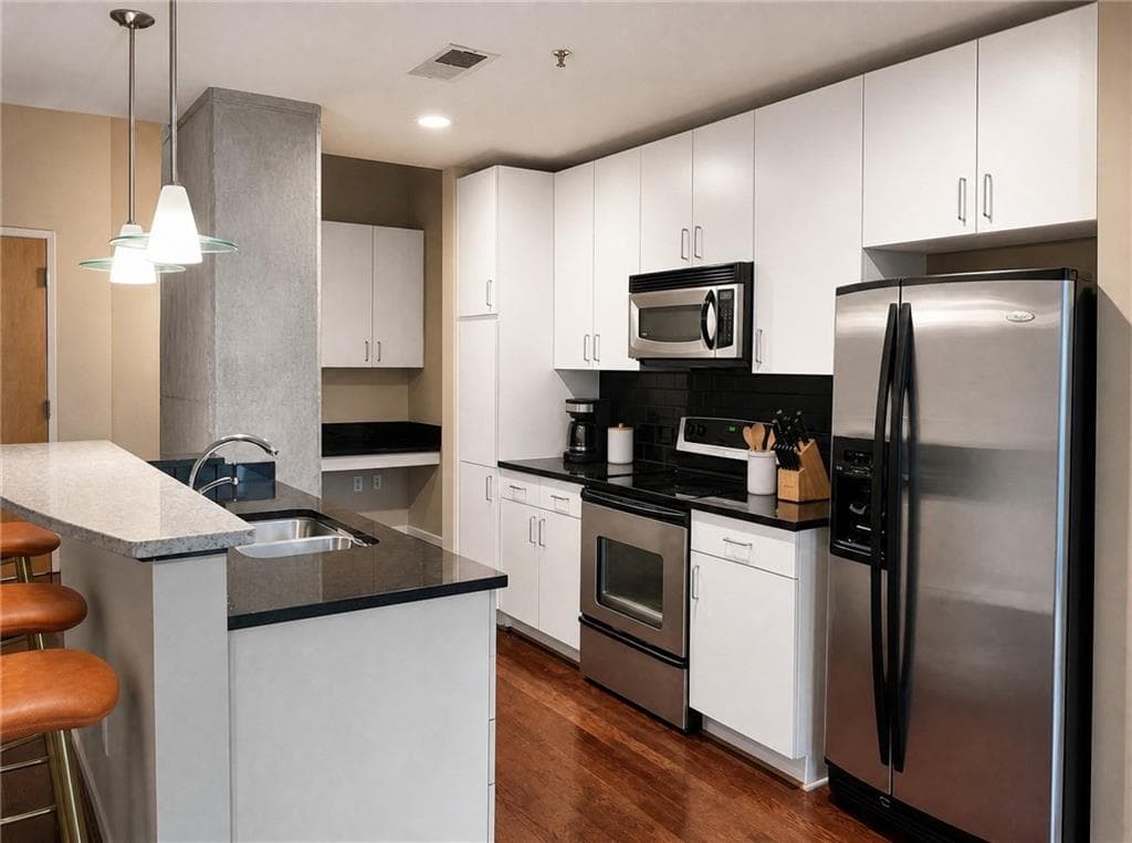 1 bedroom, 1 bathroom, 811 sq ft condominium for rent at 361 17th Street 1706, Atlanta, GA 30363 for $1,875 a month — photo 4