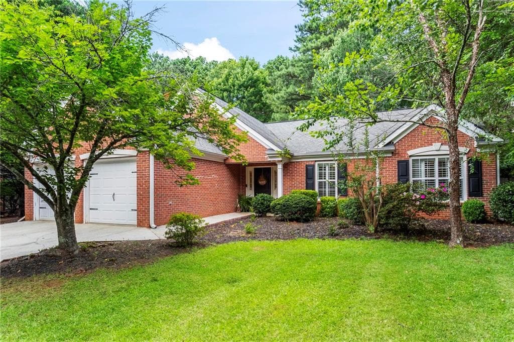 3 bedroom, 2 bathroom, 1,726 sq ft single family residence for sale at 45 Quail Run, Acworth, GA 30101