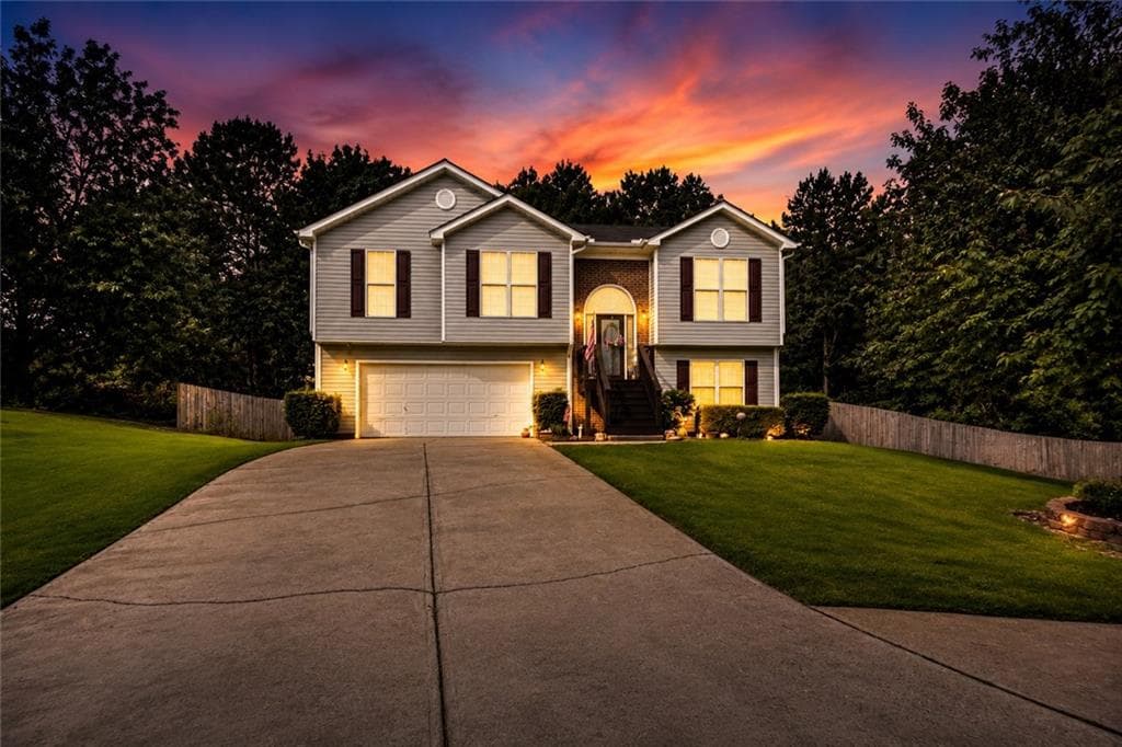5 bedroom, 3 bathroom, 2,233 sq ft home for sale at 323 Natchez Circle, Winder, GA