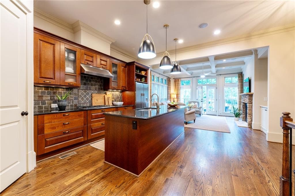 3 bedroom, 4 bathroom, 2,478 sq ft townhouse for sale at 3560 Roswell Road 57, Atlanta, GA 30305 — photo 8