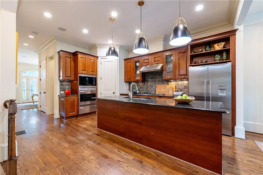 3 bedroom, 4 bathroom, 2,478 sq ft townhouse for sale at 3560 Roswell Road 57, Atlanta, GA 30305 — photo 9