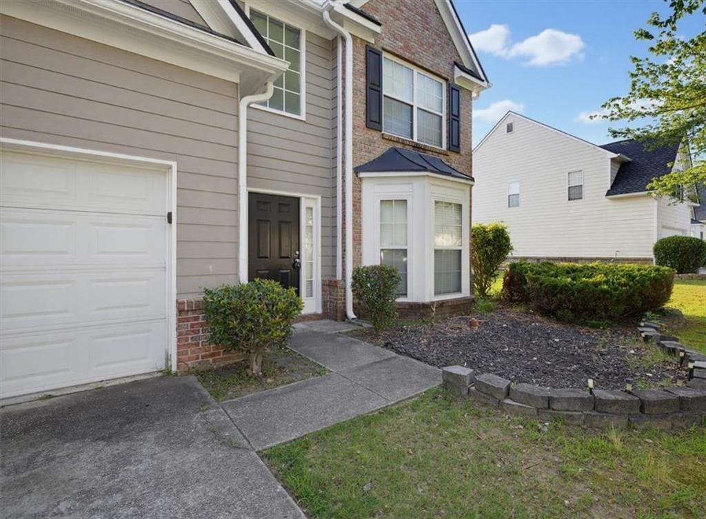 4 bedroom, 3 bathroom, 2,483 sq ft single family residence for sale at 3246 Shady Valley Lane, Loganville, GA 30052 — photo 5