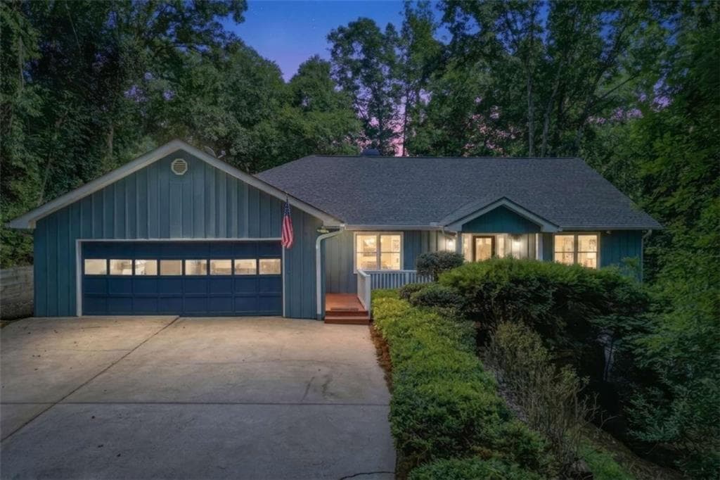 6 bedroom, 3 bathroom, 4,015 sq ft single family residence for sale at 8170 Old Mill Drive, Gainesville, GA 30506 — photo 1 of 73