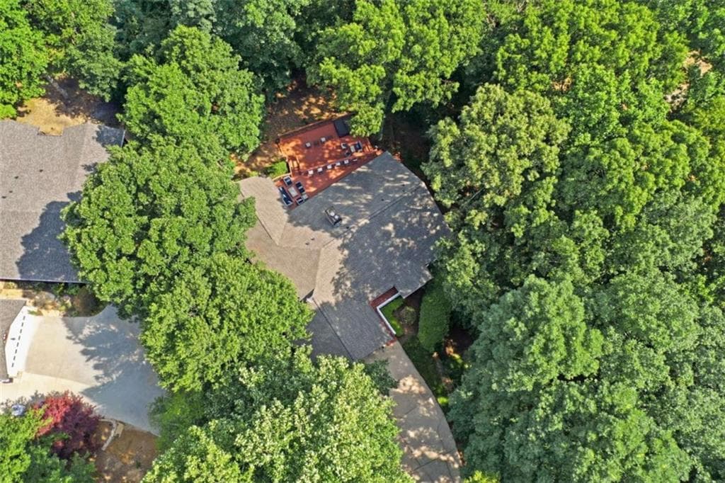 6 bedroom, 3 bathroom, 4,015 sq ft single family residence for sale at 8170 Old Mill Drive, Gainesville, GA 30506 — photo 8