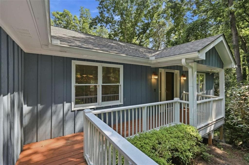 6 bedroom, 3 bathroom, 4,015 sq ft single family residence for sale at 8170 Old Mill Drive, Gainesville, GA 30506 — photo 9