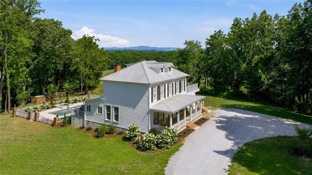 4 bedroom, 3 bathroom, 3,554 sq ft single family residence for sale at 527 N Mize Road, Mount Airy, GA 30563 — photo 3