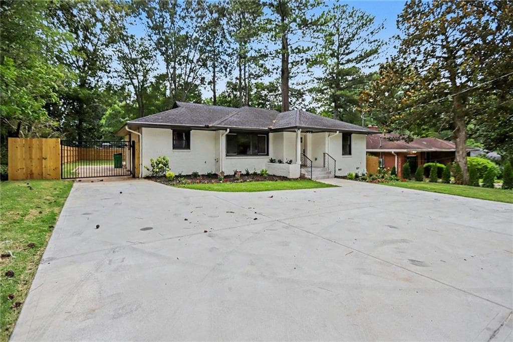 3 bedroom, 2 bathroom, 1,518 sq ft single family residence for sale at 2383 N Decatur Road, Decatur, GA 30033 — photo 2
