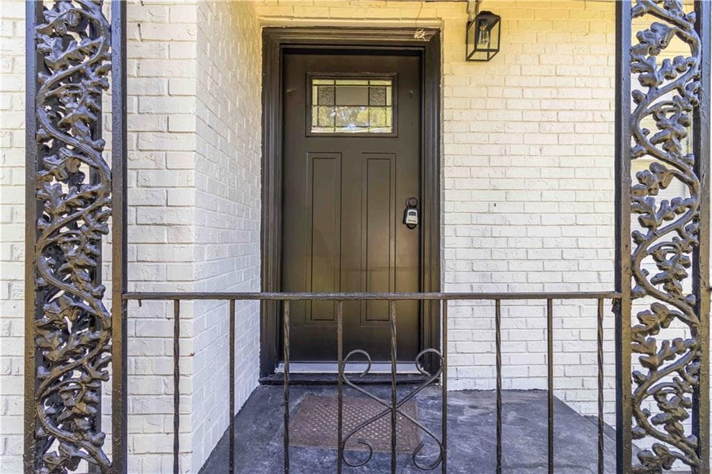 3 bedroom, 1 bathroom, 1,306 sq ft single family residence for sale at 8151 Puckett Street, Covington, GA 30014 — photo 5