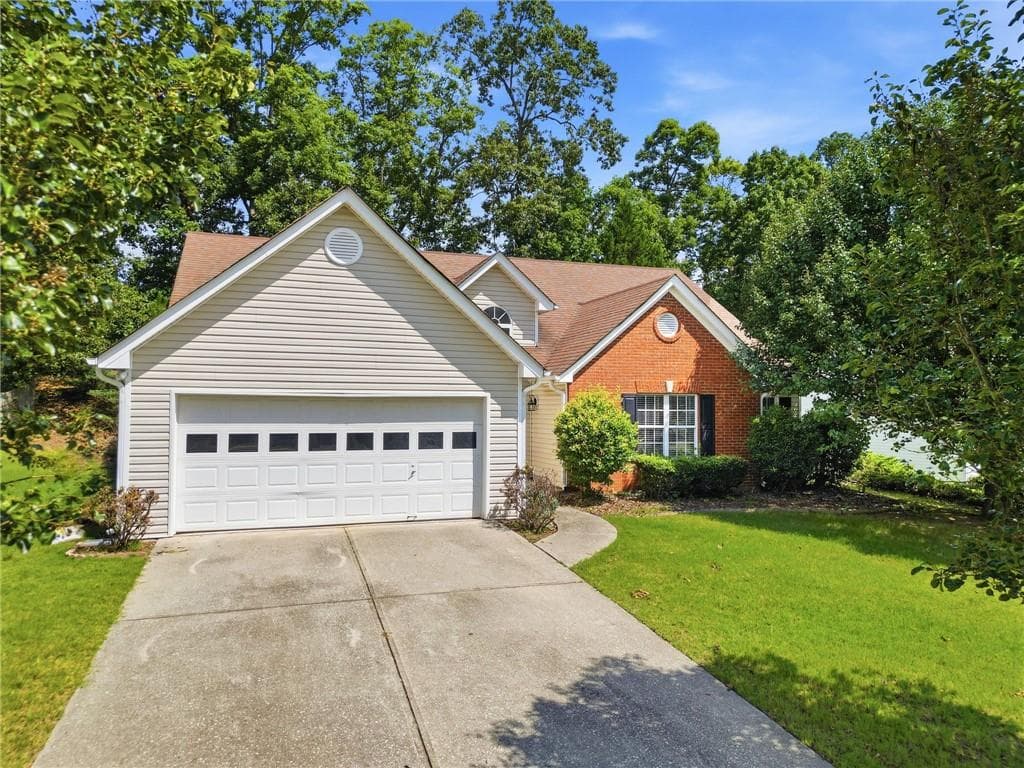 3 bedroom, 2 bathroom, 1,907 sq ft single family residence under contract at 1565 Heatherton Road, Dacula, GA 30019 — photo 2