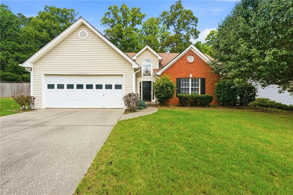 3 bedroom, 2 bathroom, 1,907 sq ft single family residence under contract at 1565 Heatherton Road, Dacula, GA 30019 — photo 3