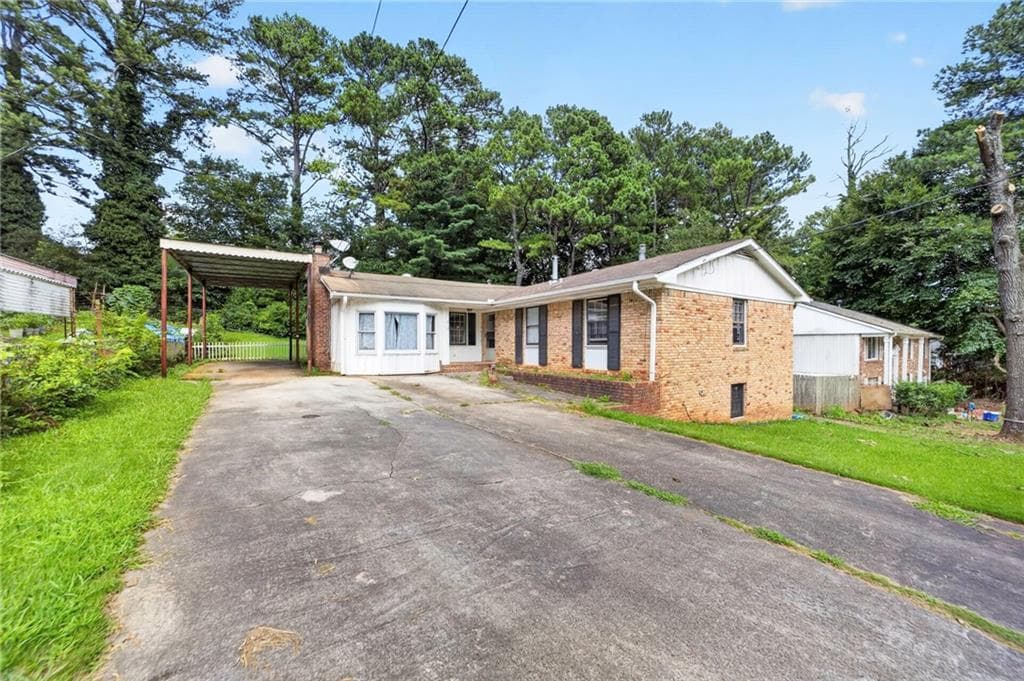3 bedroom, 3 bathroom, 1,442 sq ft single family residence sold at 4119 English Oak Drive, Atlanta, GA 30340