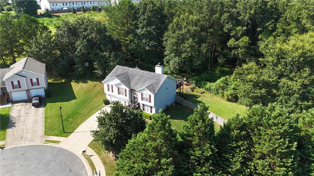 5 bedroom, 3 bathroom, 2,233 sq ft single family residence for sale at 323 Natchez Circle, Winder, GA 30680 — photo 2