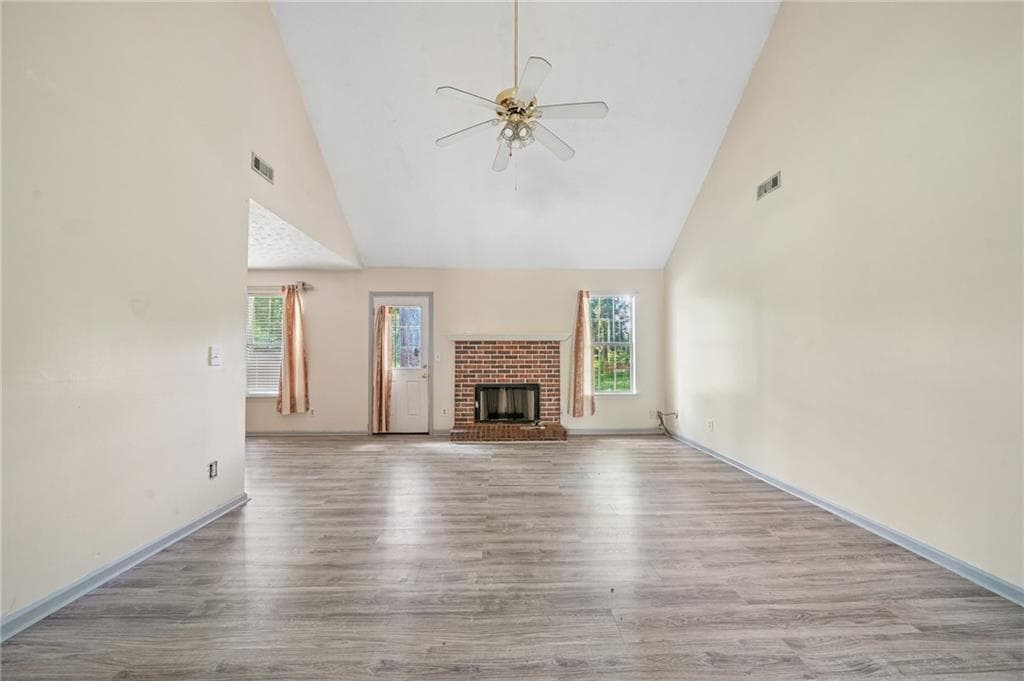 3 bedroom, 2 bathroom, 1,580 sq ft single family residence for sale at 7216 Ironwood Drive, Gainesville, GA 30507 — photo 4