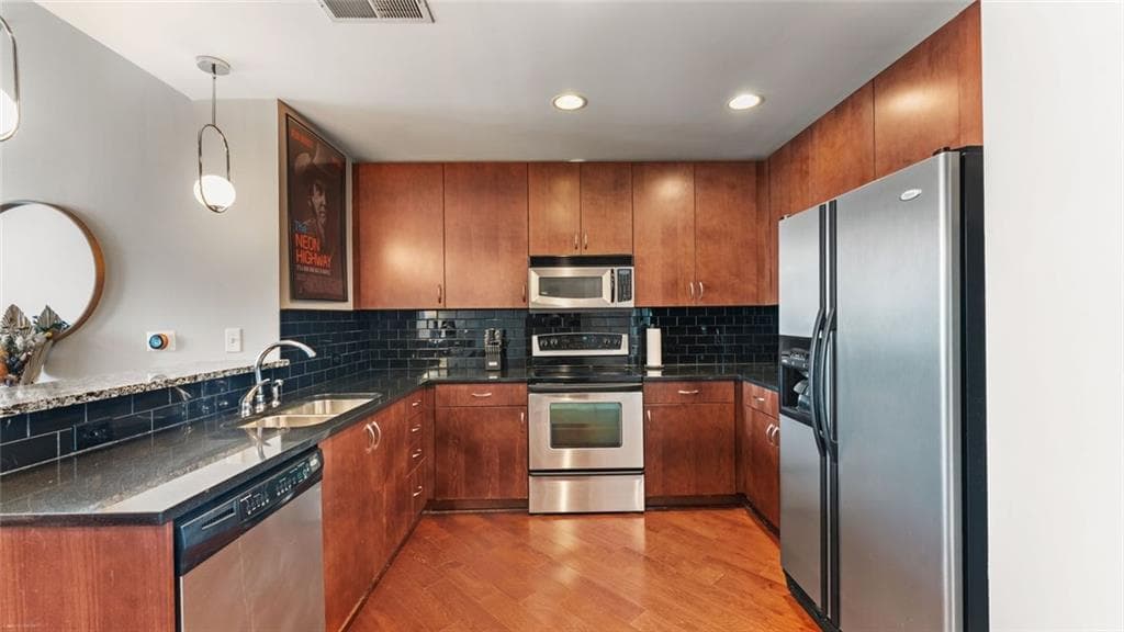 1 bedroom, 1 bathroom, 744 sq ft condominium for sale at 860 Peachtree Street 1606, Atlanta, GA 30308 — photo 3