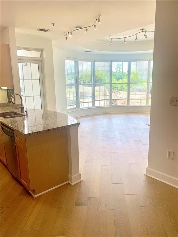 2 bedroom, 2 bathroom, 1,333 sq ft condominium for rent at 325 E Paces Ferry Road 502, Atlanta, GA 30305 for $2,799 a month — photo 9