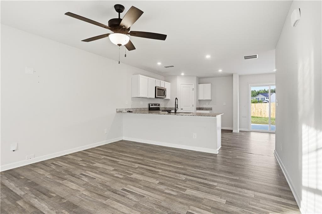 4 bedroom, 3 bathroom, 1,774 sq ft single family residence for sale at 154 Catalpa Road, Milner, GA 30257 — photo 3