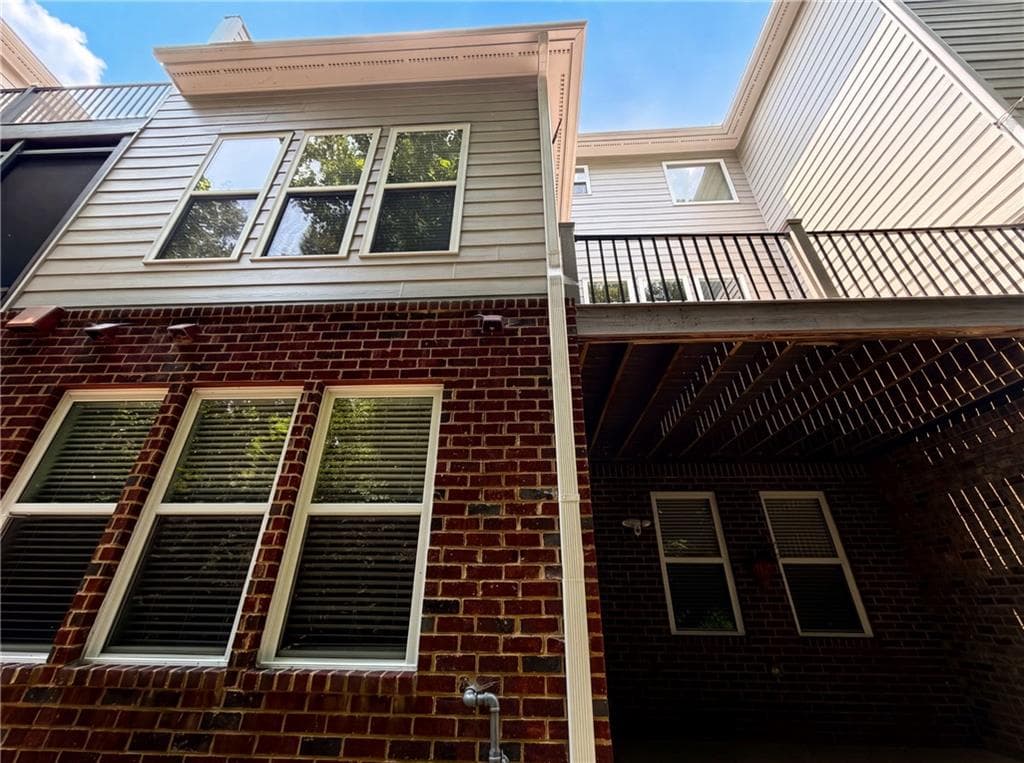 4 bedroom, 4 bathroom, 2,675 sq ft condominium for sale at 1659 Woodwalk Stream 6, Atlanta, GA 30339 — photo 5