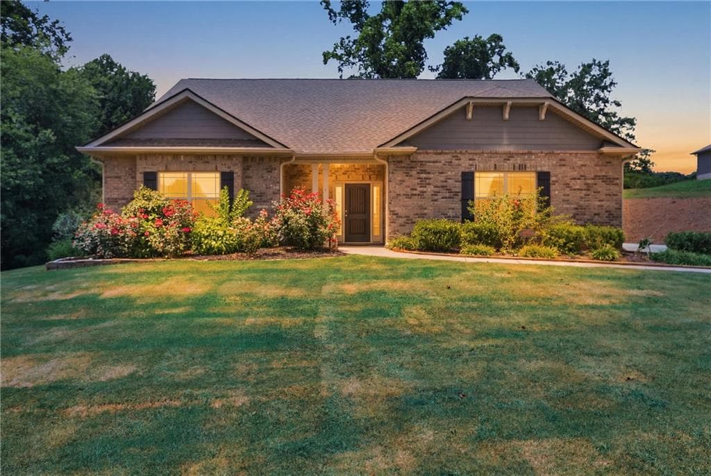5 bedroom, 3 bathroom, 2,870 sq ft single family residence for sale at 5911 Wauka Valley Pass, Clermont, GA 30527 — photo 3