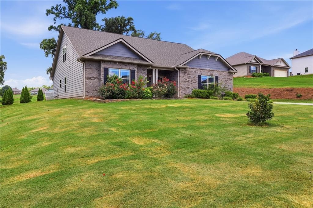 5 bedroom, 3 bathroom, 2,870 sq ft single family residence for sale at 5911 Wauka Valley Pass, Clermont, GA 30527 — photo 10