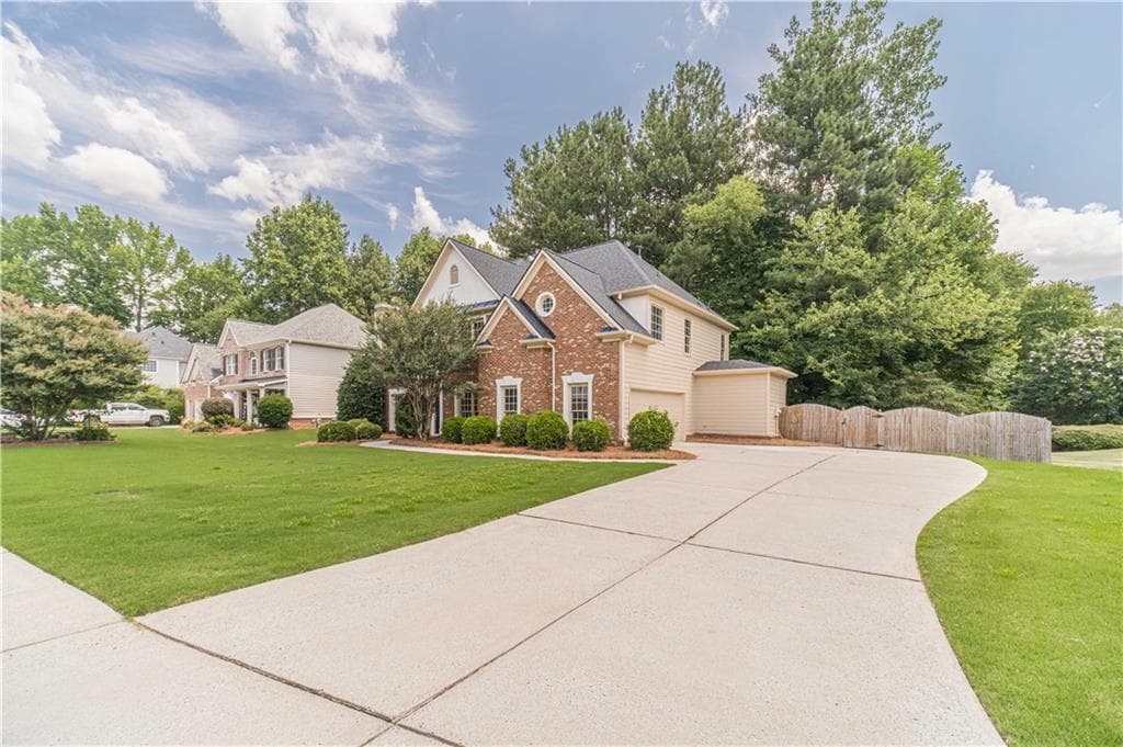 5 bedroom, 4 bathroom, 3,233 sq ft single family residence for sale at 3635 Rolling Creek Drive, Buford, GA 30519 — photo 2