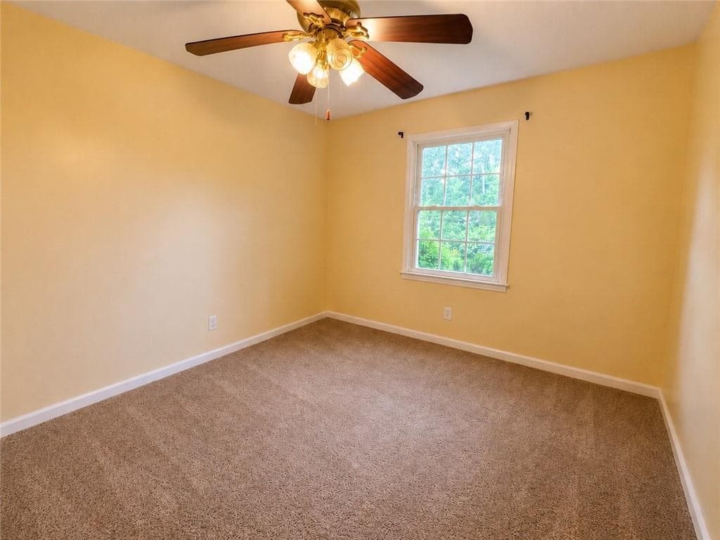 4 bedroom, 2 bathroom, 1,562 sq ft single family residence under contract at 3414 Twin Village Lane, Snellville, GA 30039 — photo 9