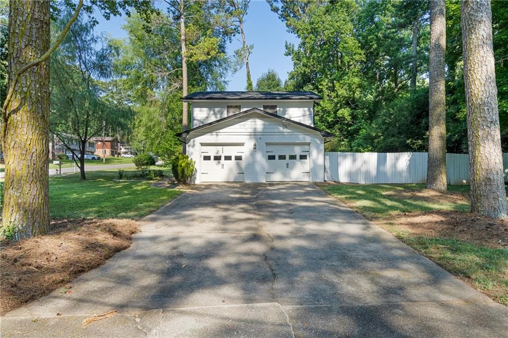 3 bedroom, 3 bathroom, 1,777 sq ft single family residence under contract at 1236 Country Pine Drive, Ellenwood, GA 30294 — photo 4