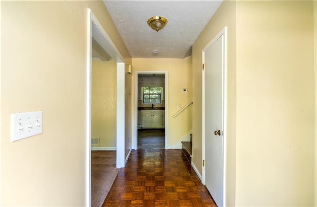 3 bedroom, 3 bathroom, 1,777 sq ft single family residence under contract at 1236 Country Pine Drive, Ellenwood, GA 30294 — photo 7
