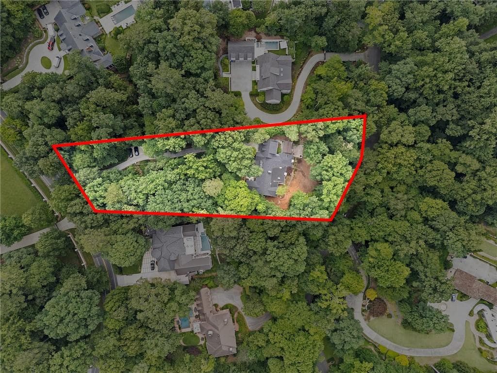 4 bedroom, 5 bathroom, 5,473 sq ft single family residence for sale at 366 Blackland Road, Atlanta, GA 30342 — photo 3