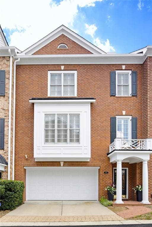 4 bedroom, 5 bathroom, 3,886 sq ft condominium under contract at 2321 English Ivy Court 22, Atlanta, GA 30339 — photo 3