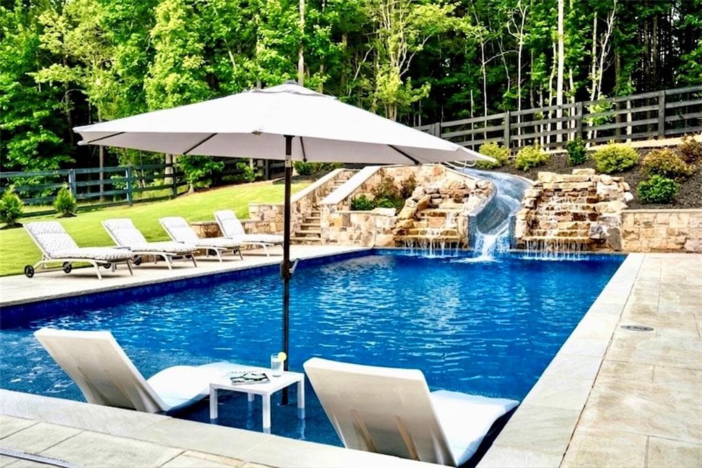 6 bedroom, 5 bathroom, 5,400 sq ft single family residence for sale at 5475 Summit Oak Drive, Milton, GA 30004 — photo 2