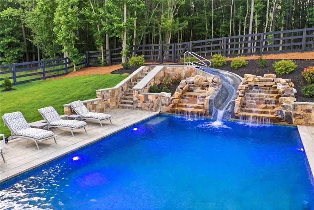6 bedroom, 5 bathroom, 5,400 sq ft single family residence for sale at 5475 Summit Oak Drive, Milton, GA 30004 — photo 3