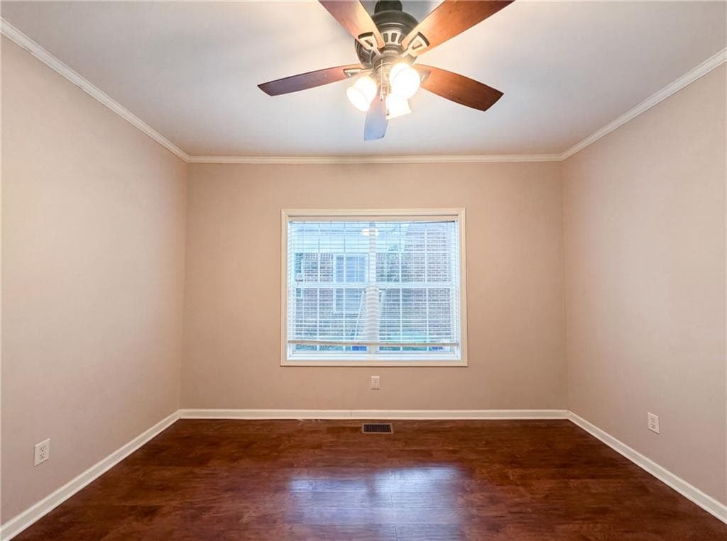 3 bedroom, 1 bathroom, 2,026 sq ft single family residence for sale at 1773 Sylvan Road, Atlanta, GA 30310 — photo 4